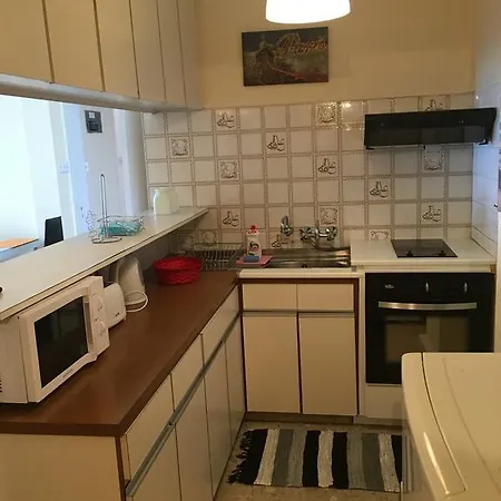 Alex 51 Lárnaca