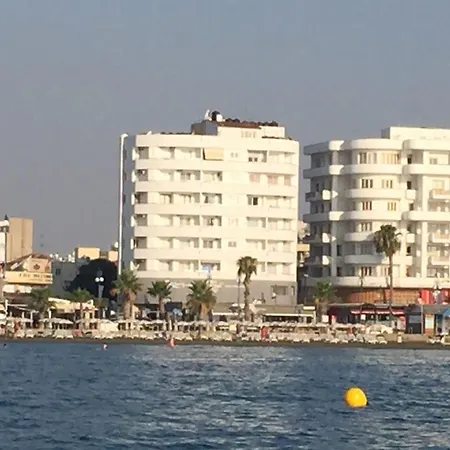 Alex Beach 51 라르나카