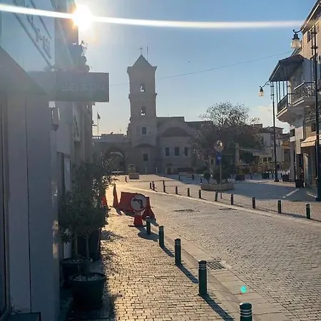Alex 51 דירה